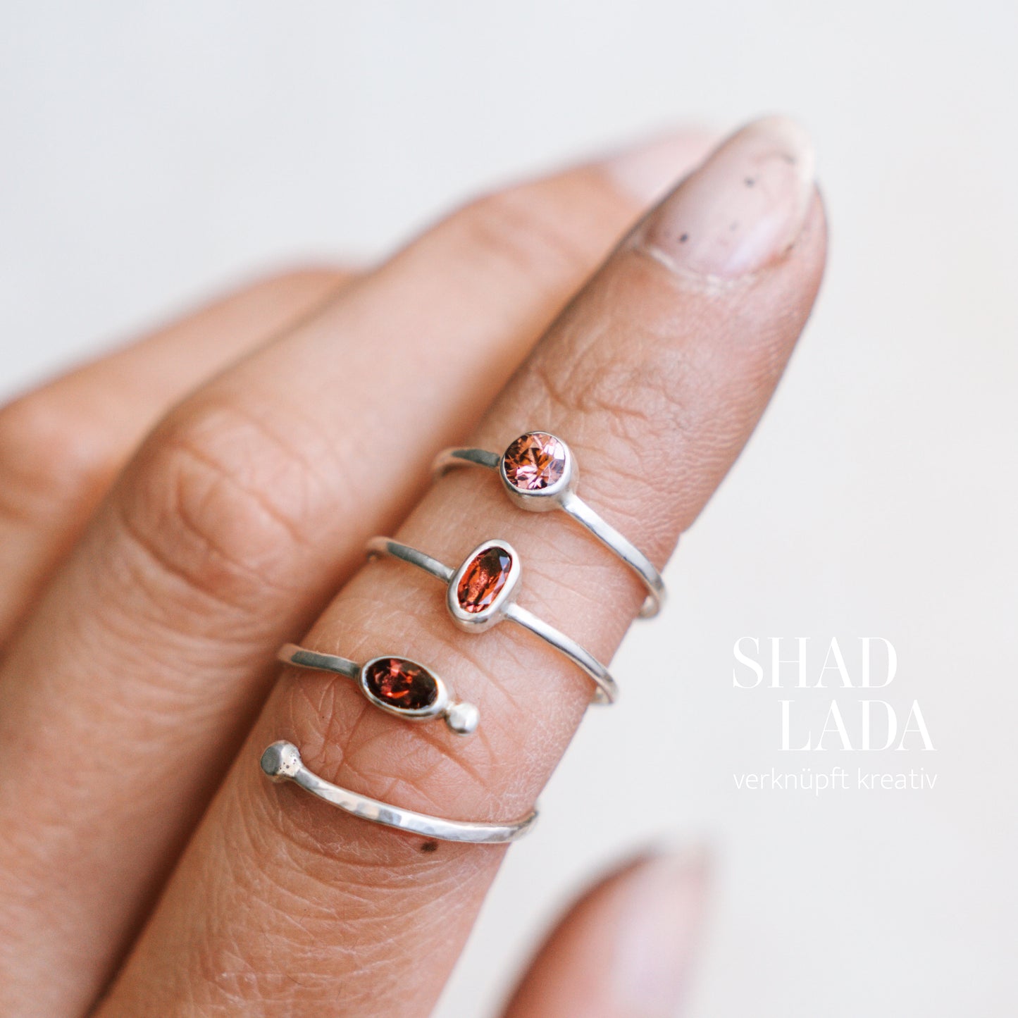 Ring SILVER ROSE SPIRAL aus Silber mit rosa Turmalin (Größe 55, verstellbar)