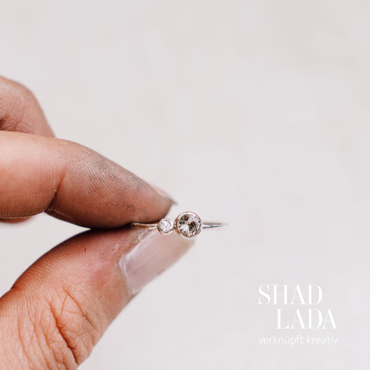 Ring SILVER CLOUD aus Silber mit Rauchquarz und Saphir (Größe 53)