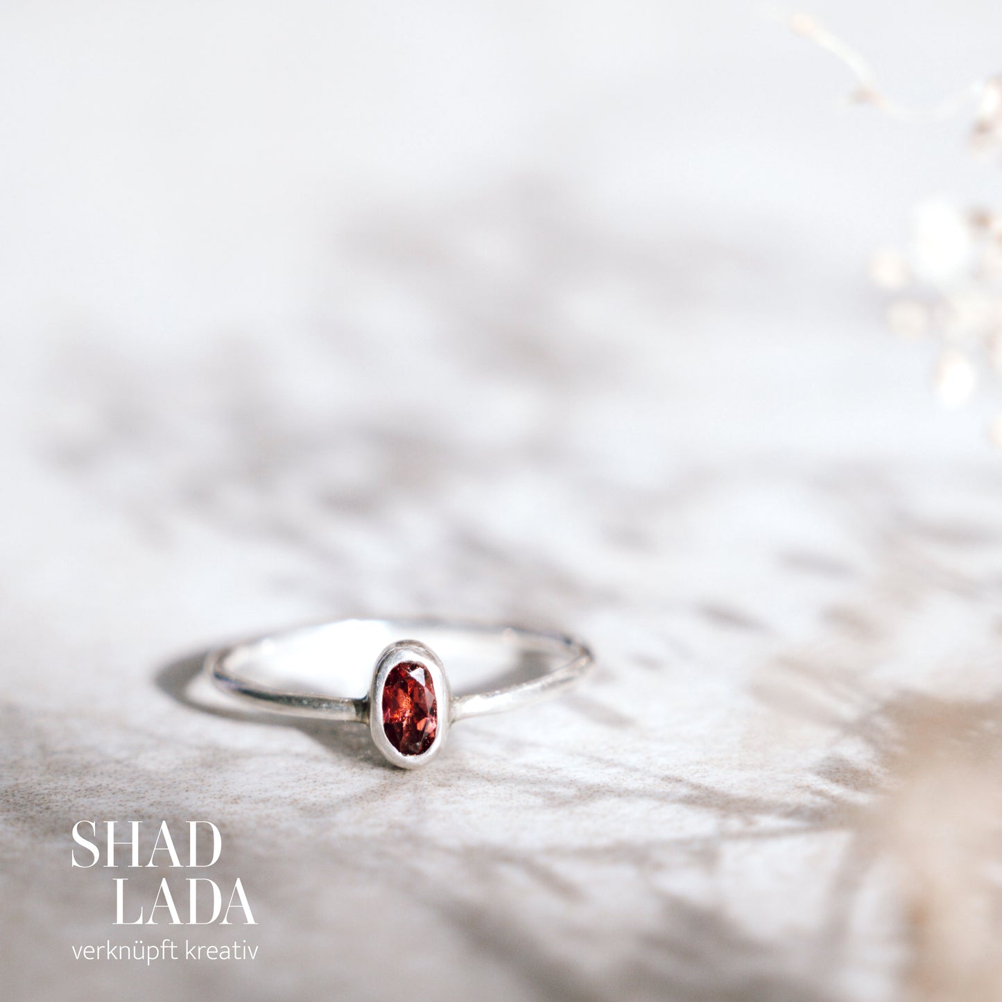 Ring SILVER MAROON aus Silber mit Turmalin (Größe 53)