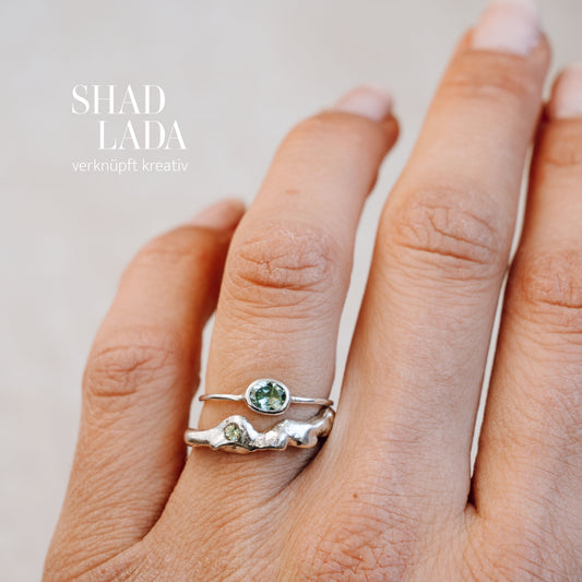 Ring SILVER MOUNTAIN aus Silber mit kleinem Turmalin (Größe 52)