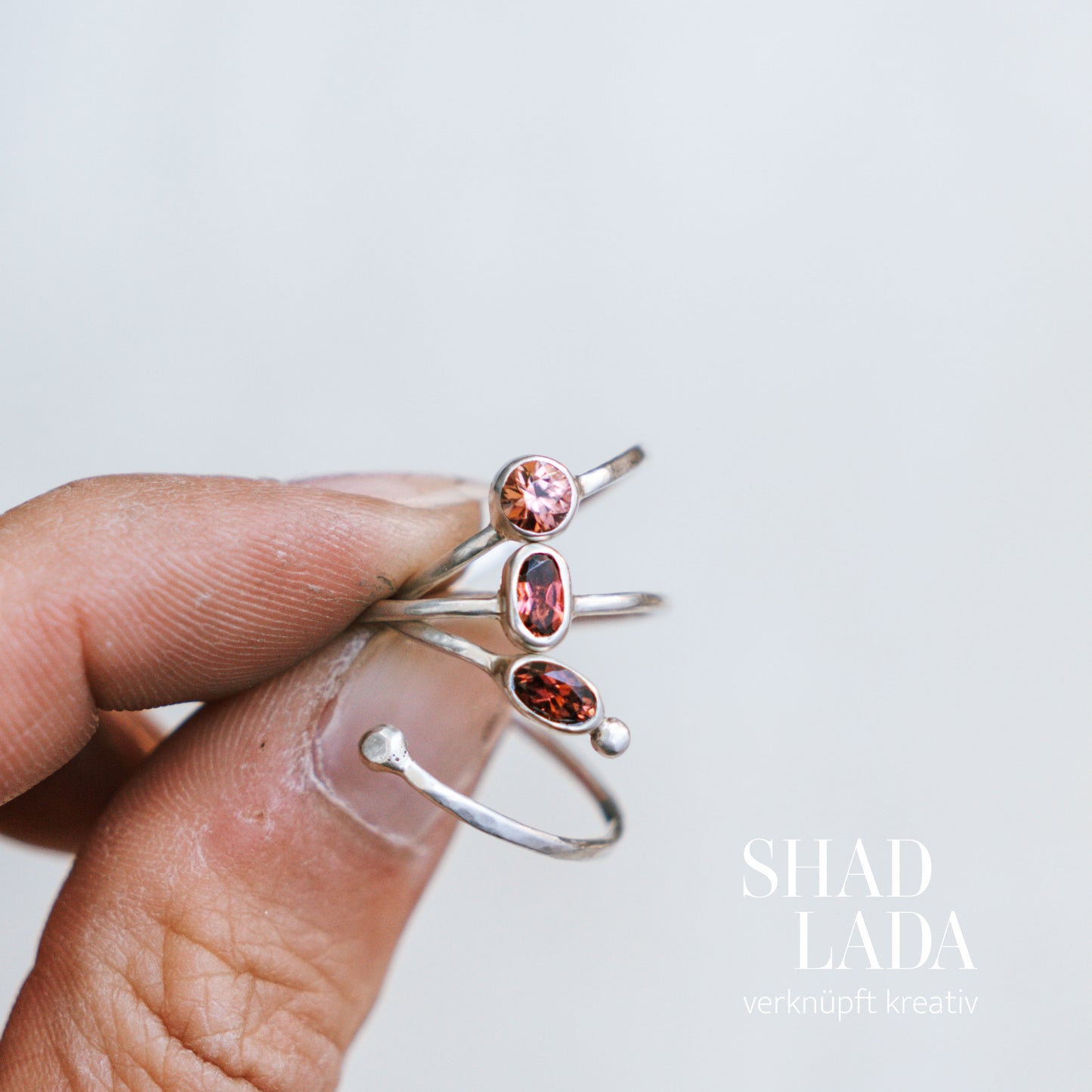Ring SILVER MAROON aus Silber mit Turmalin (Größe 53)
