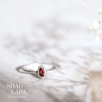 Ring SILVER MAROON aus Silber mit Turmalin (Größe 53)