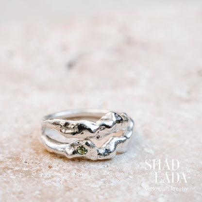 Ring SILVER MOUNTAIN aus Silber mit kleinem Turmalin (Größe 52)