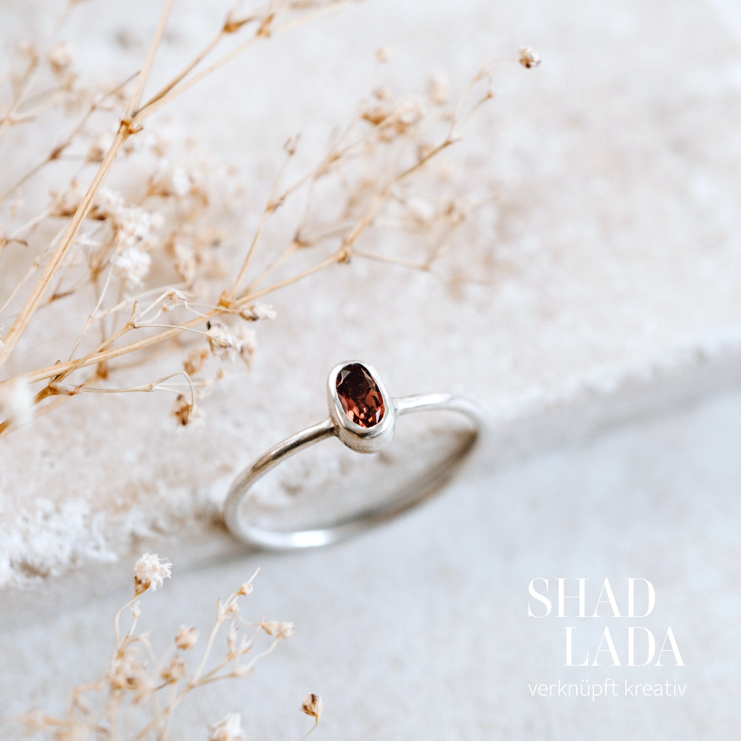 Ring SILVER MAROON aus Silber mit Turmalin (Größe 53)