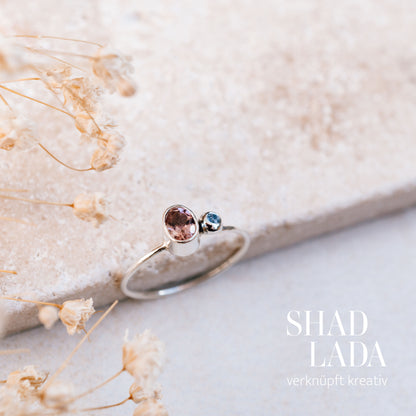 Ring SILVER DUSTY BLUE ROSE aus Silber mit Turmalin und Saphir (Größe 50)