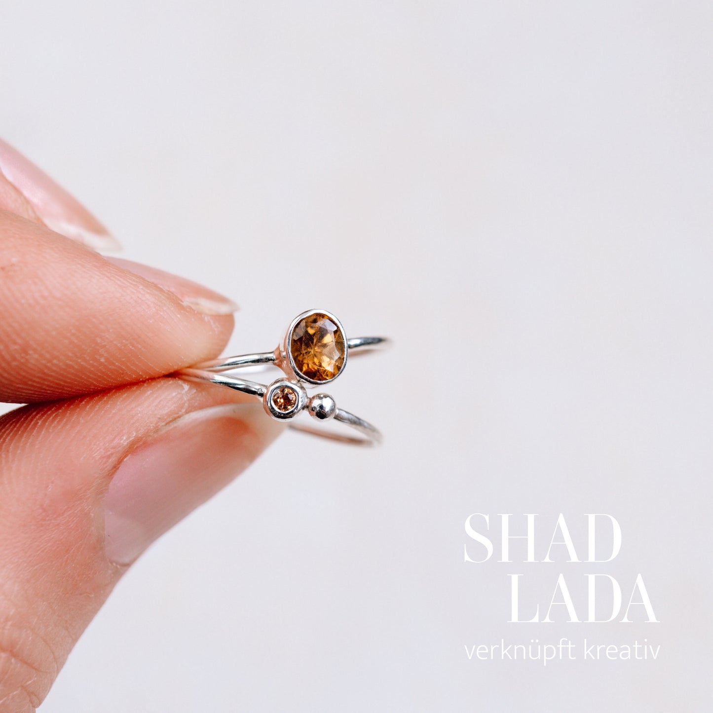 Ring SILVER ORANGE SPHERE aus Silber und Saphir in Orange (Größe 52)